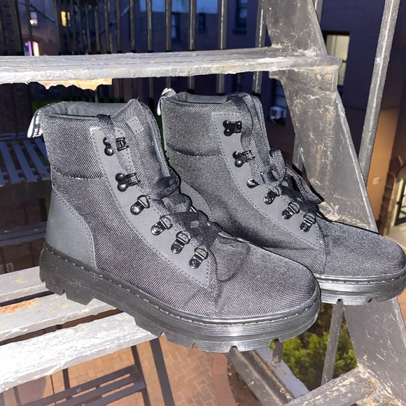 poly casual boots